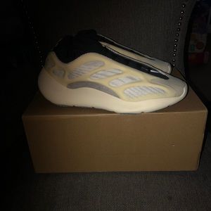 Yeezy 700 V3 Azael